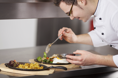 5 Essential Skills Every Line Cook Needs